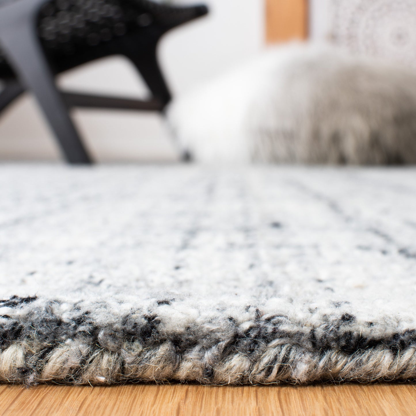 Tappeto moderno in viscosa corallo astratto fatto a mano SAFAVIEH