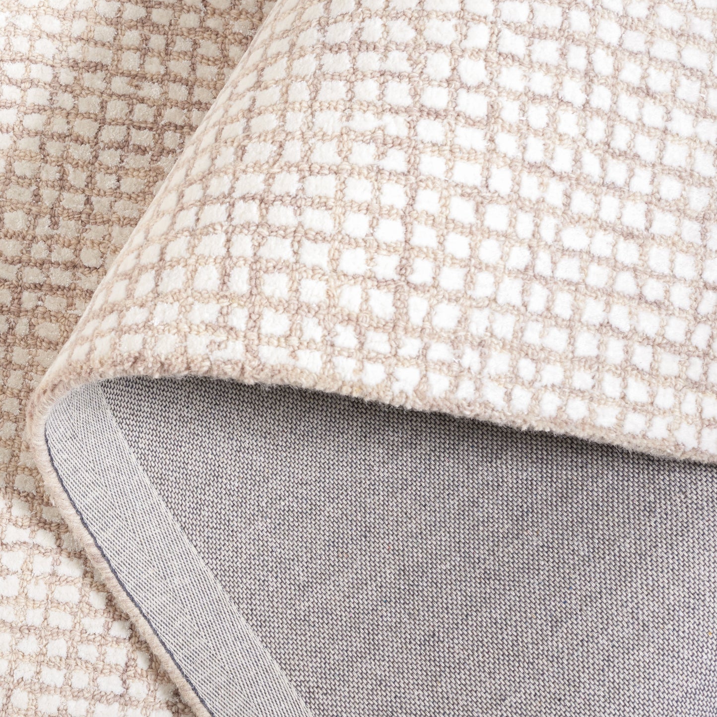 Tappeto moderno in viscosa Marikka astratto fatto a mano SAFAVIEH