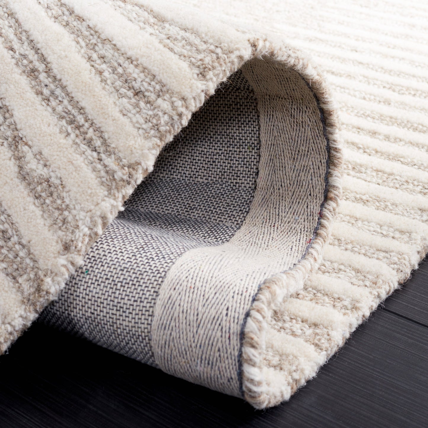 Tappeto moderno in lana Sofoula astratto fatto a mano SAFAVIEH