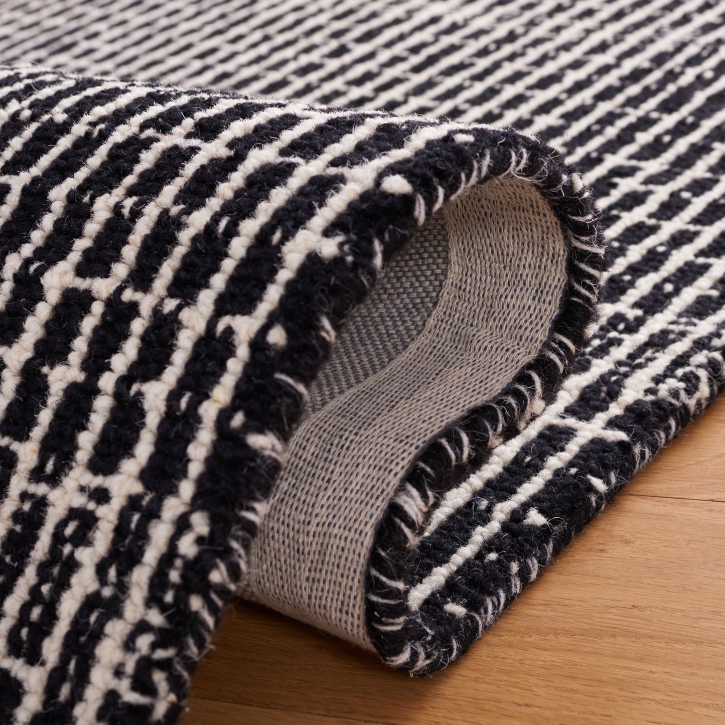 Tappeto moderno in lana Soumitra astratto fatto a mano SAFAVIEH