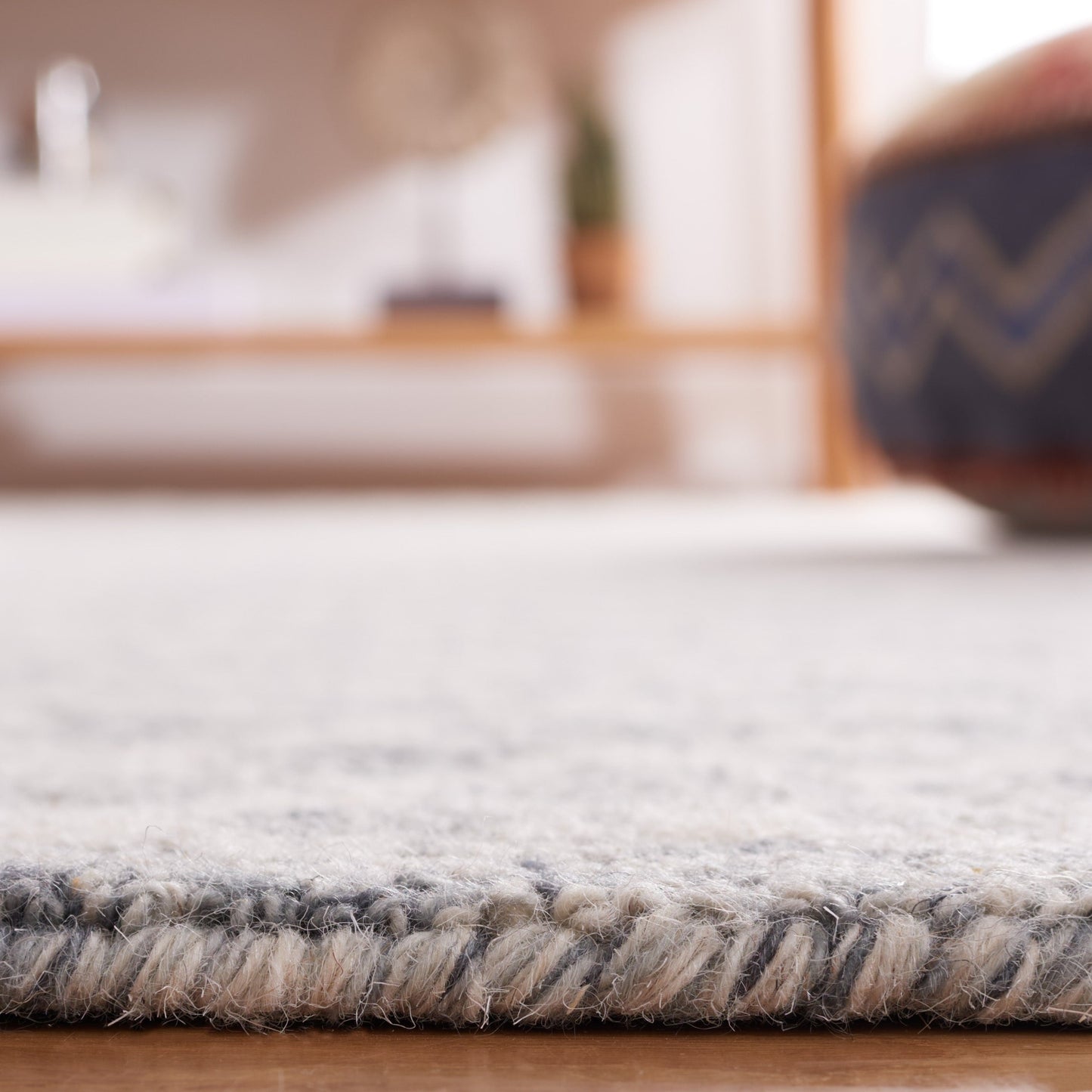 Tappeto moderno in lana Suhad astratto fatto a mano SAFAVIEH