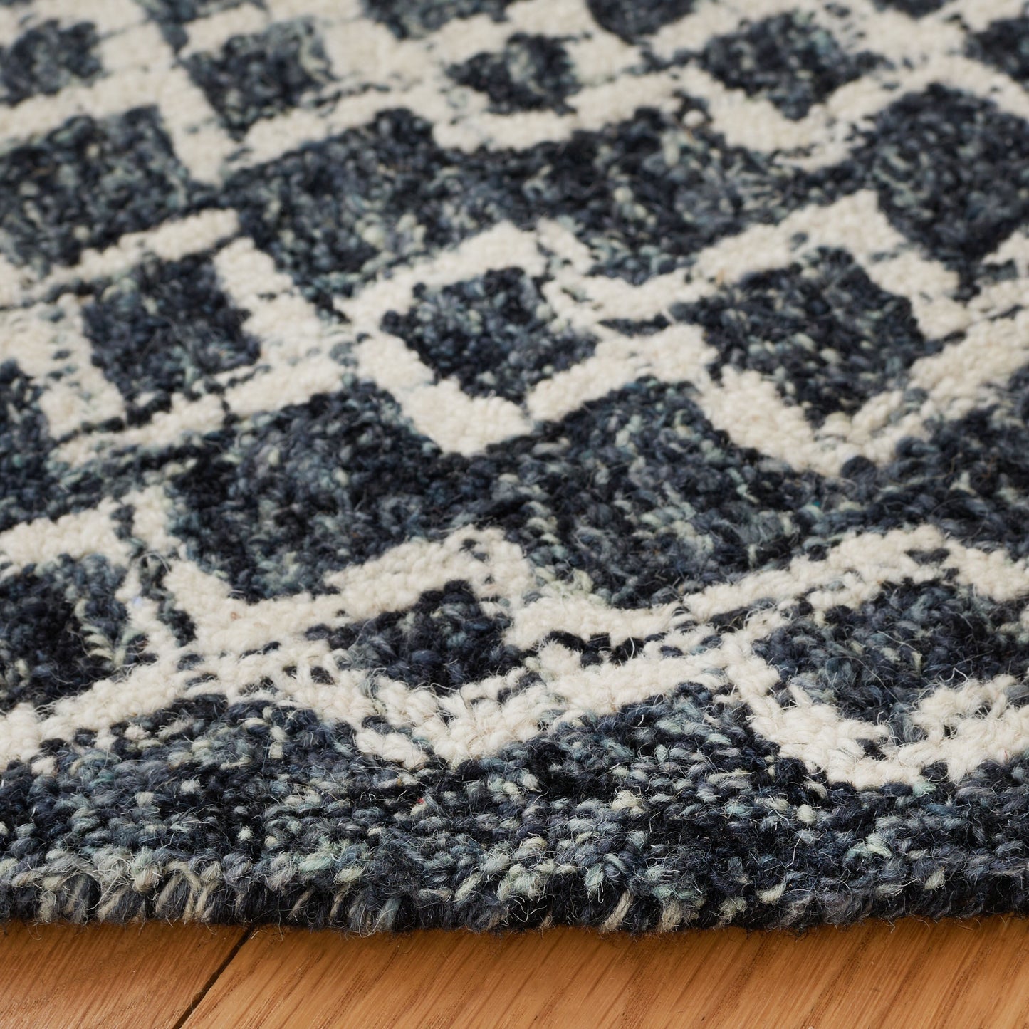 Tappeto moderno in lana Suhad astratto fatto a mano SAFAVIEH