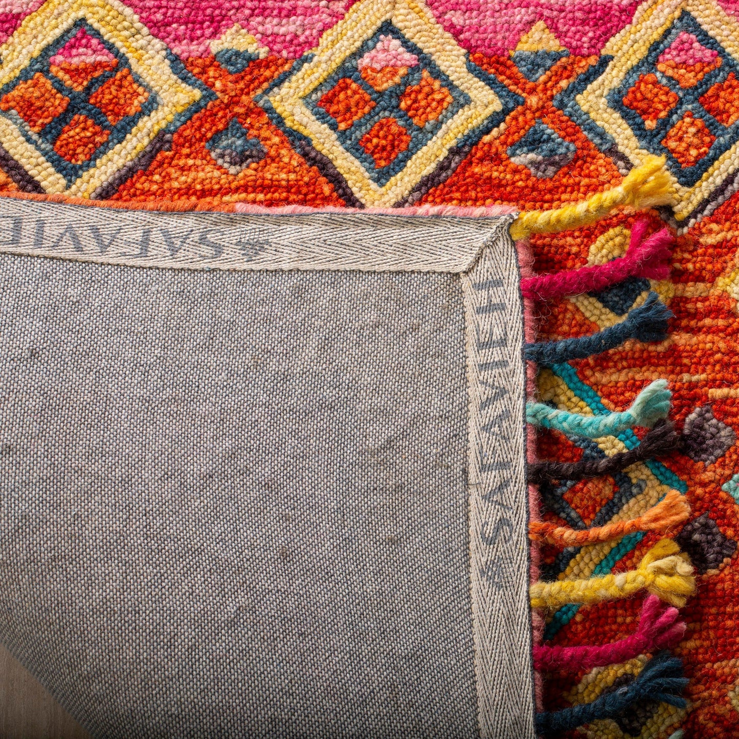 Tappeto in lana fatto a mano Aspen Hysnie Eclectic Orange/Fucsia SAFAVIEH