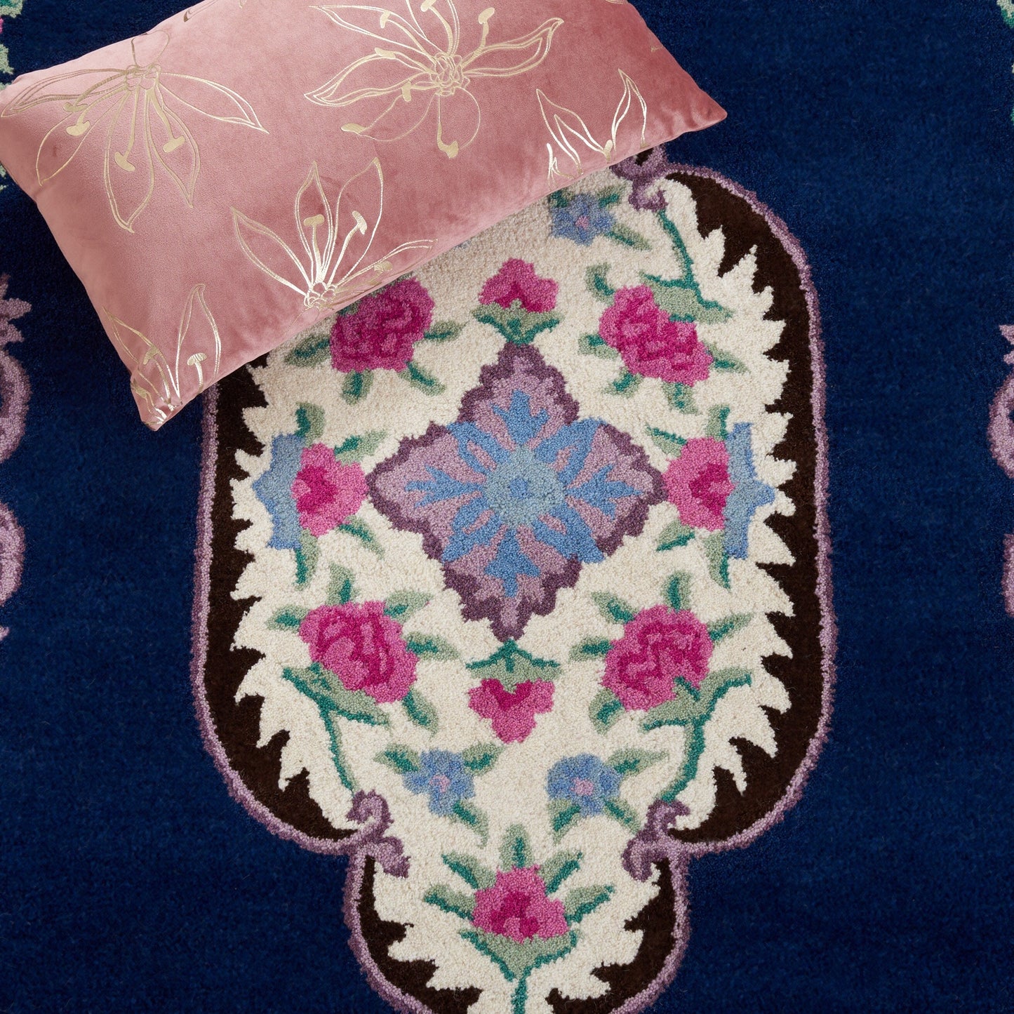 Tappeto in lana con medaglione orientale Tatevik Bellagio fatto a mano SAFAVIEH