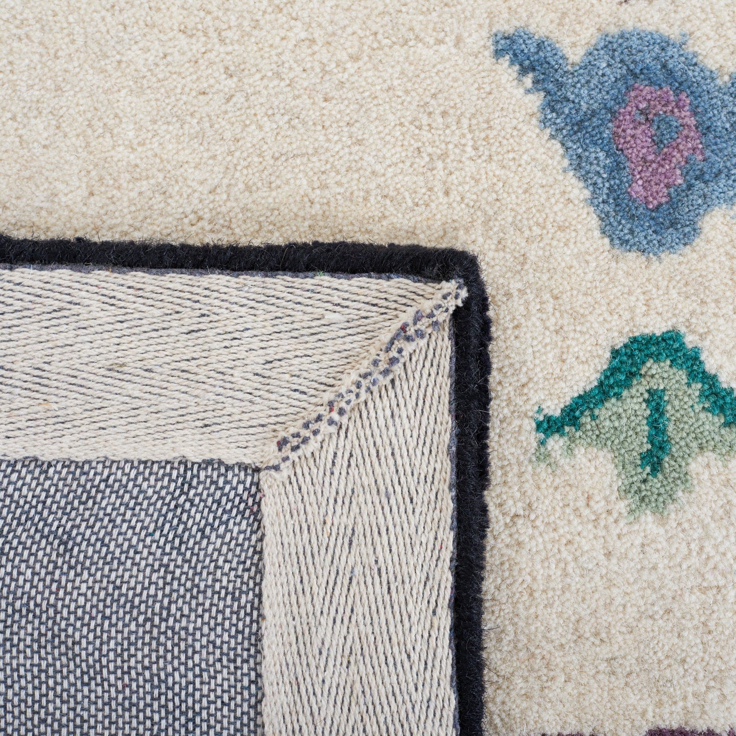 Tappeto in lana con medaglione orientale Tatevik Bellagio fatto a mano SAFAVIEH