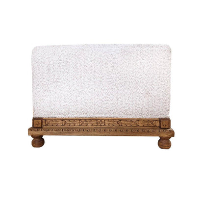 Divano capitonné con chaise longue e piattaforma in legno