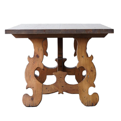 Tavolo da pranzo con cavalletto a volute francesi