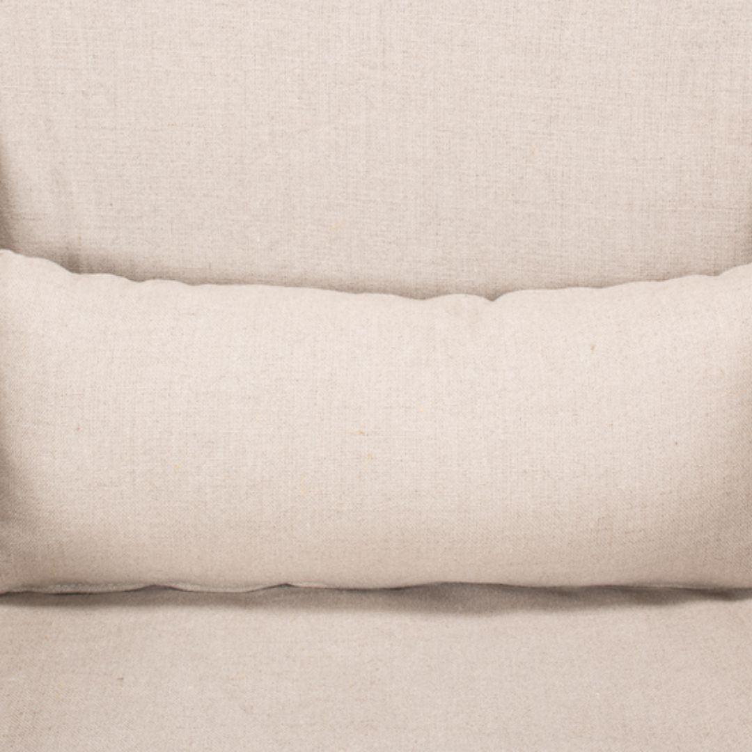 Poltrona con gonna in lino bianco