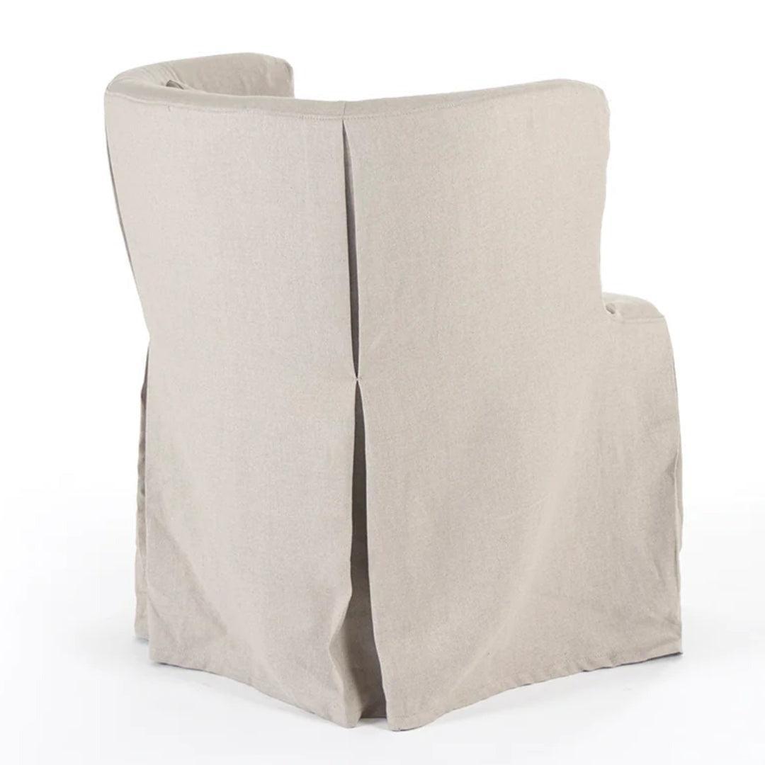 Poltrona a vasca con fodera in lino naturale