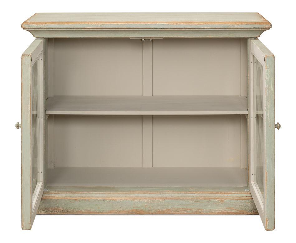 Buffet antico in stile fattoria in salvia