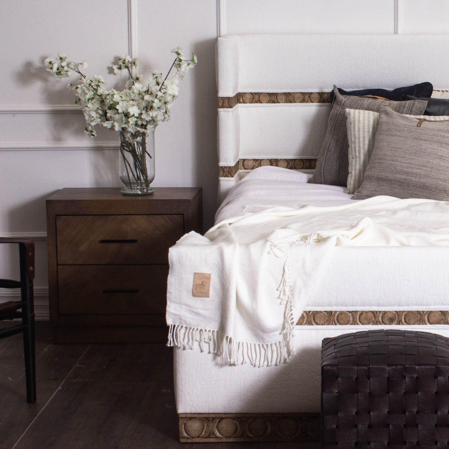 Letto imbottito contemporaneo Gemini