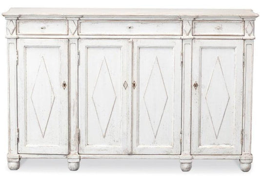 Credenza imbiancata in stile fattoria
