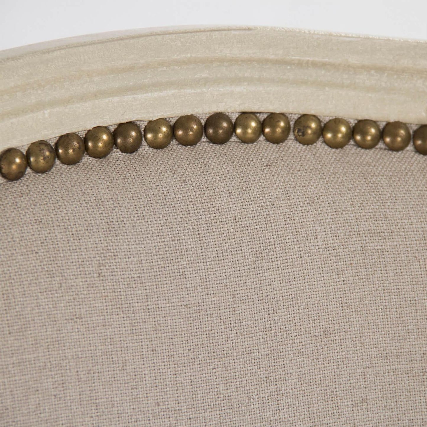 Sedie francesi shabby con borchie laterali