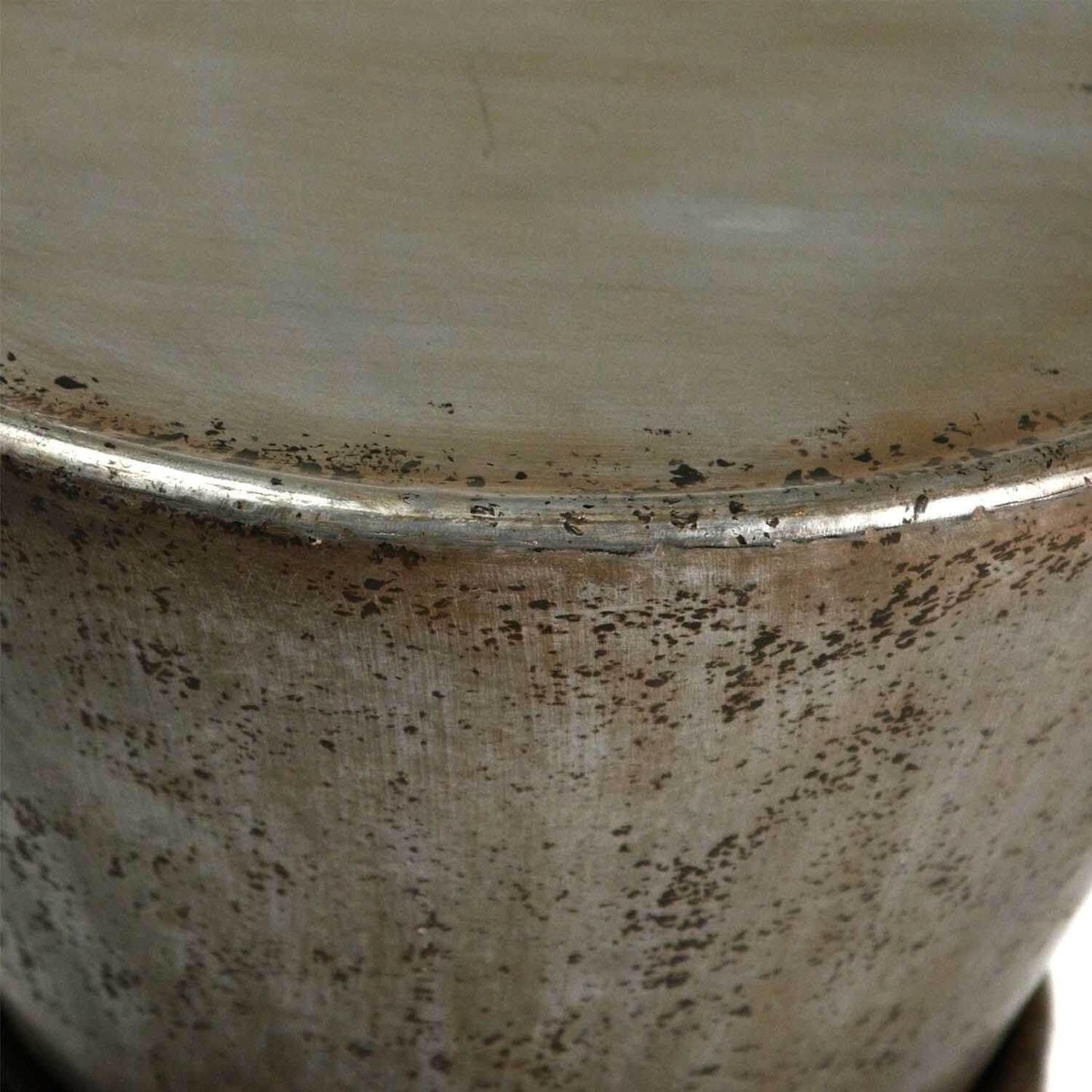 Sgabello in ferro zincato