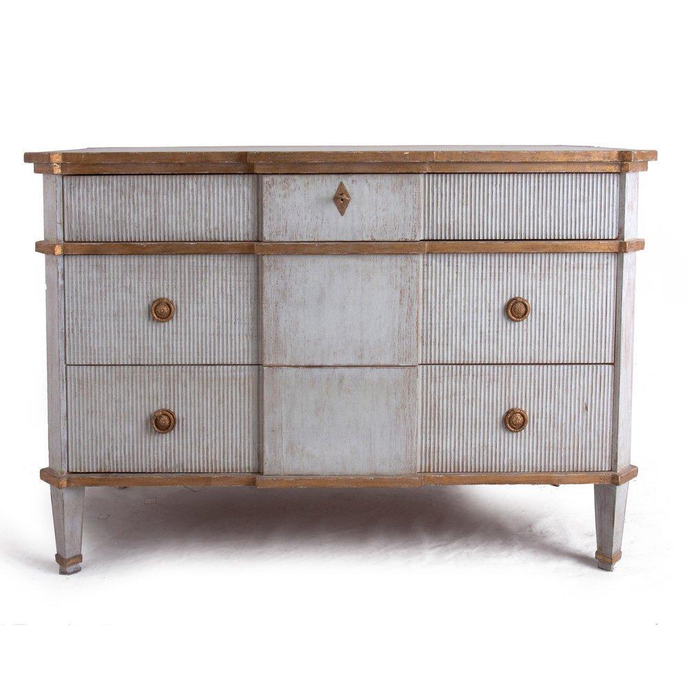 Cassapanca dorata Chateau Vannes