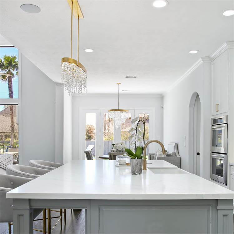 Lampadario a pioggia in cristallo dorato