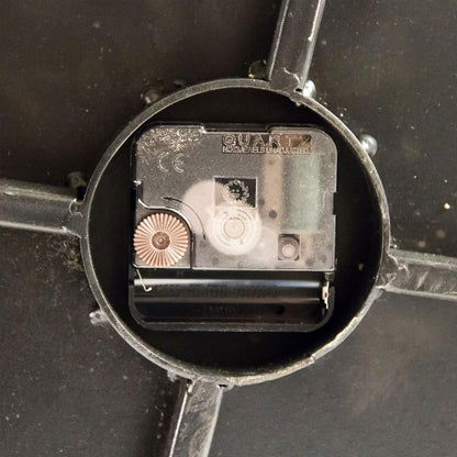 Grande orologio in metallo color rame