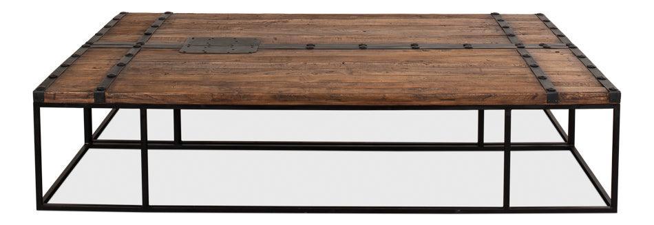 Tavolino da caffè con grandi porte in legno stile castello