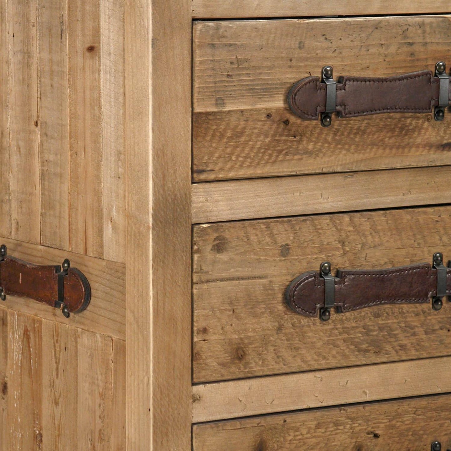 Baule in legno con manici in pelle