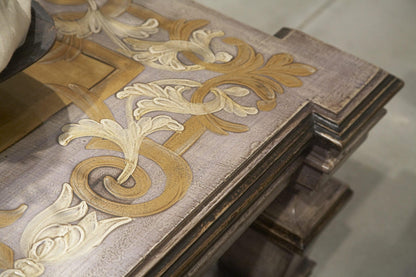 Tavolino da caffè con piano dipinto a spirale