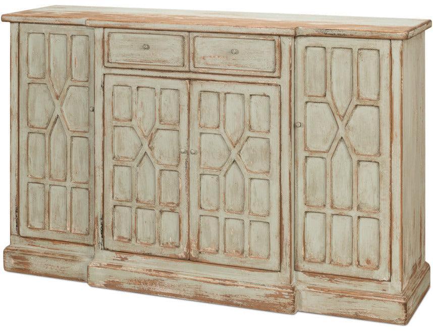 Credenza in stile fattoria con intaglio geometrico color salvia