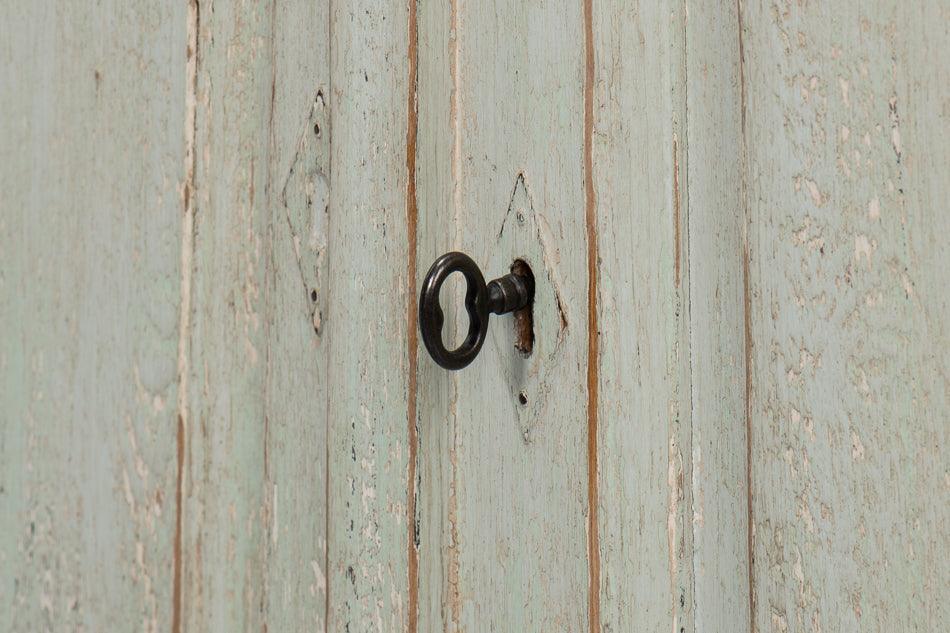 Credenza in stile fattoria con piano in legno di salvia