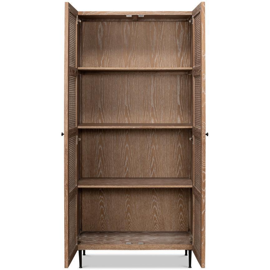 Armadio con anta in canna invecchiata