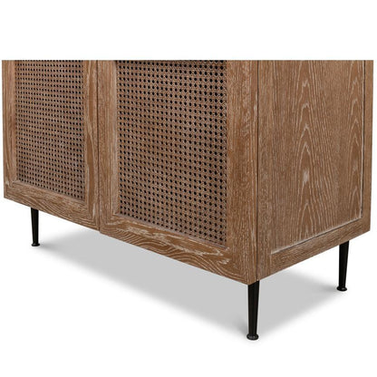 Armadio con anta in canna invecchiata